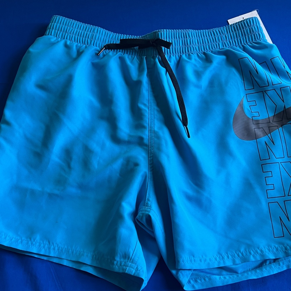 Nike Swim Trunks Shorts Pool Mens Size medium  718375 NEW. Condition is "New